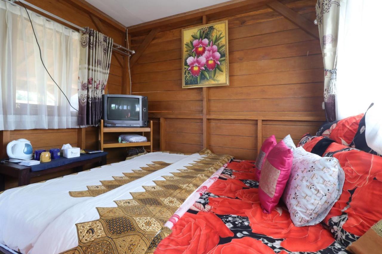 Lembur Incu Syariah Villa & Resto Lembang Exterior photo